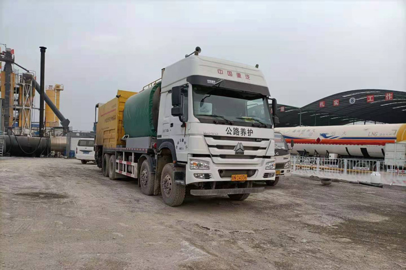 同步碎石車(chē)